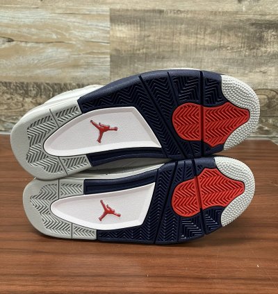Air Jordan 4 Midnight Navy Size 9