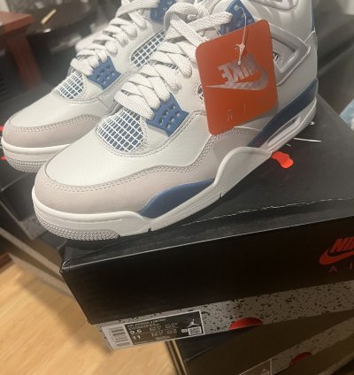 Air Jordan 4 Military Blue