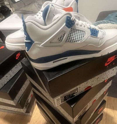 Air Jordan 4 Military Blue