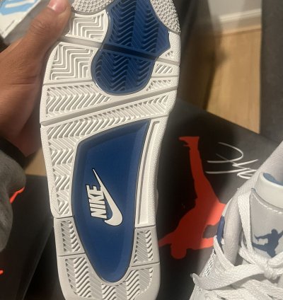 Air Jordan 4 Military Blue