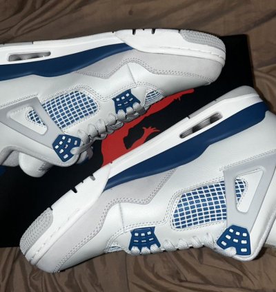Air Jordan 4 Military Blue 10