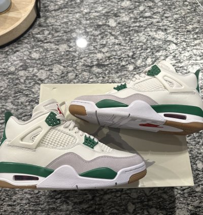 Air Jordan 4 Pine Green Sb
