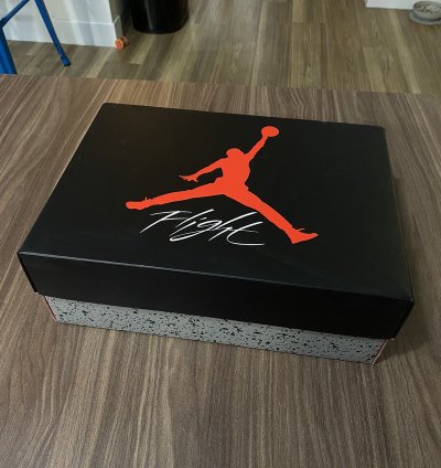 Air Jordan 4 Red Thunder
