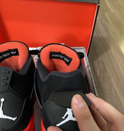 Air Jordan 4 Red Thunder