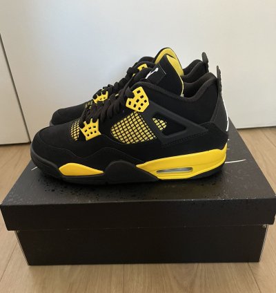Air Jordan 4 Retro