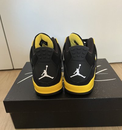 Air Jordan 4 Retro