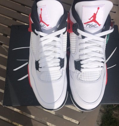 Air Jordan 4 Retro red Cement 2023