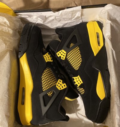 Air Jordan 4 Retro thunder