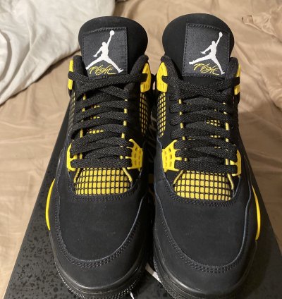 Air Jordan 4 Retro thunder