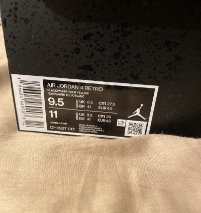 Air Jordan 4 Retro thunder