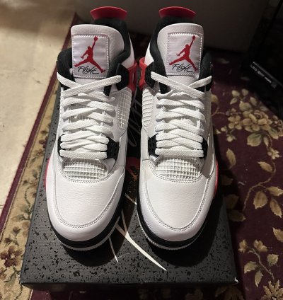 Air Jordan 4 Retro - Red Cement