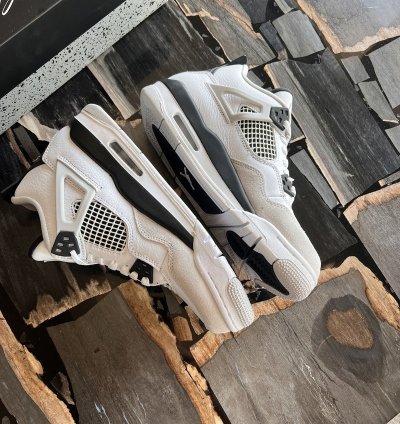 Air Jordan 4 Retro Gs Military Black Youth Sneakers