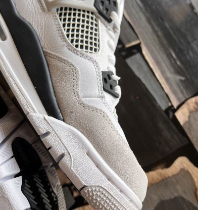 Air Jordan 4 Retro Gs Military Black Youth Sneakers