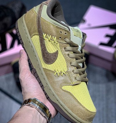 Nike Dunk Low Pro Sb Shanghai 2 Sneakers