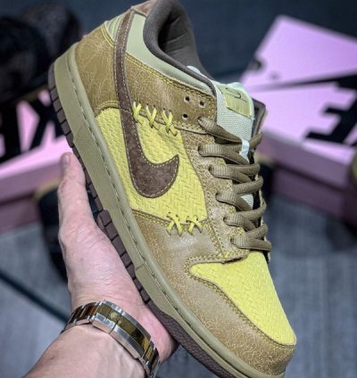 Nike Dunk Low Pro Sb Shanghai 2 Sneakers