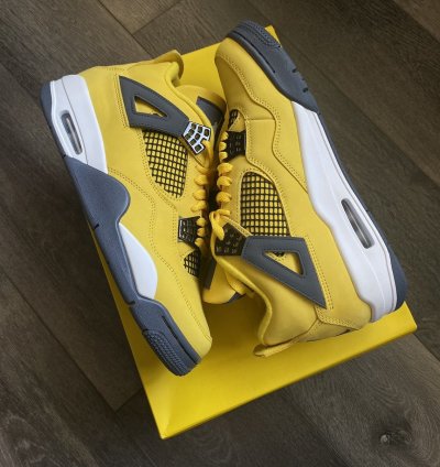Air Jordan 4 Retro Lightning Shoes Size 9 5