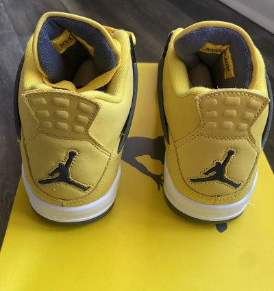 Air Jordan 4 Retro Lightning Shoes Size 9 5