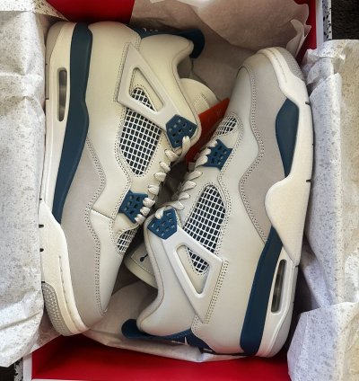 Air Jordan 4 Retro Military Blue 2024