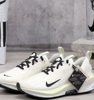 Nike Infinity Run 4 Gore Tex Pale Ivory Running Shoes