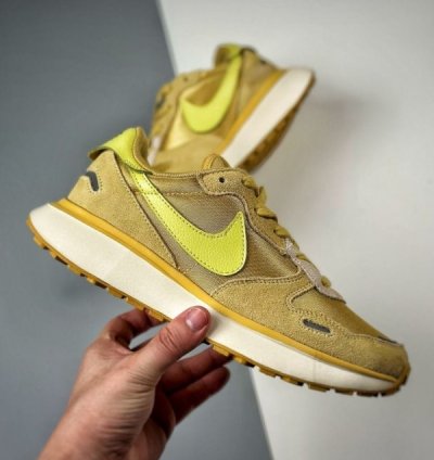 Nike Phoenix X Sacai Waffle University Gold Sneakers