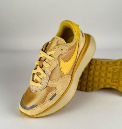 Nike Phoenix X Sacai Waffle University Gold Sneakers