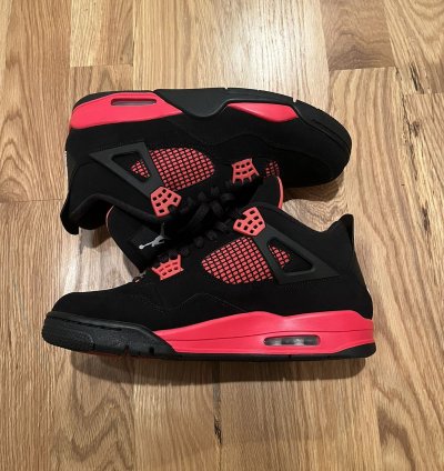 Air Jordan 4 Retro Red Thunder Streetwear