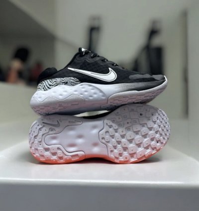 Nike Renew Ride 3 Black Zebra Running Shoes
