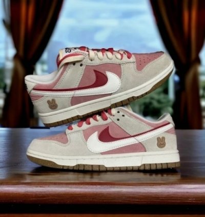 Nike Sb Dunk Low 85 Double Swoosh Pink Rabbit Sneakers