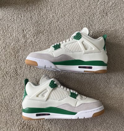 Air Jordan 4 Retro Sp Sb - Pine Green