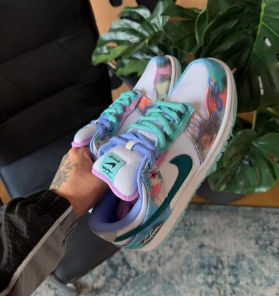 Nike Sb Dunk Low Futura Laboratories Sneakers