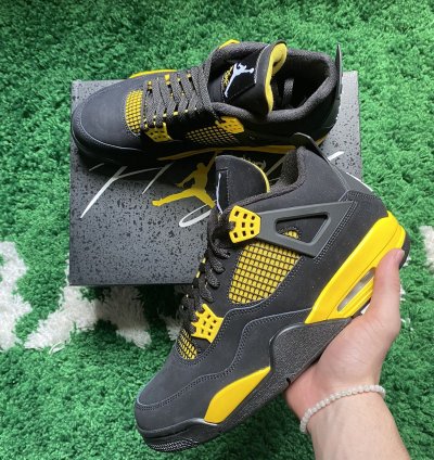 Air Jordan 4 Retro Thunder