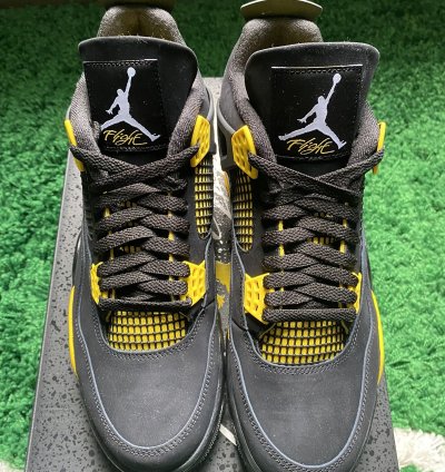Air Jordan 4 Retro Thunder