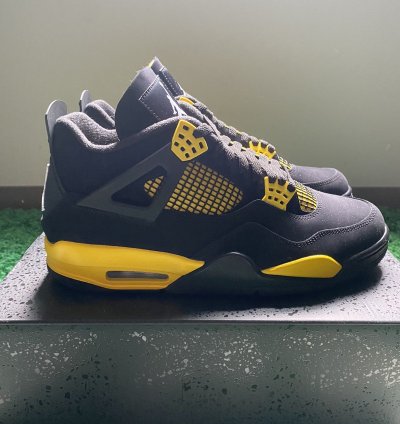 Air Jordan 4 Retro Thunder