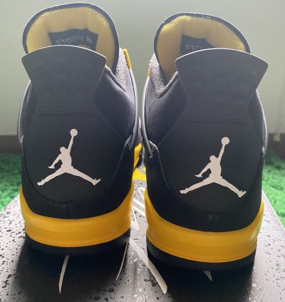 Air Jordan 4 Retro Thunder