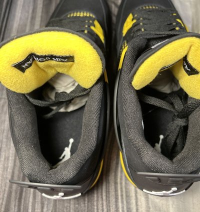 Air Jordan 4 Retro Thunder 4s