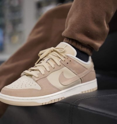 Nike Sb Dunk Low Sand Drift Sneakers
