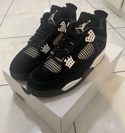 Air Jordan 4 Retro White Thunder Size 10 Brand New In Hand