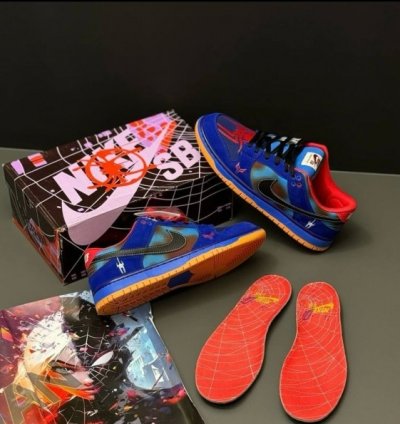 Nike Sb Dunk Low Spiderman Blue Sneakers