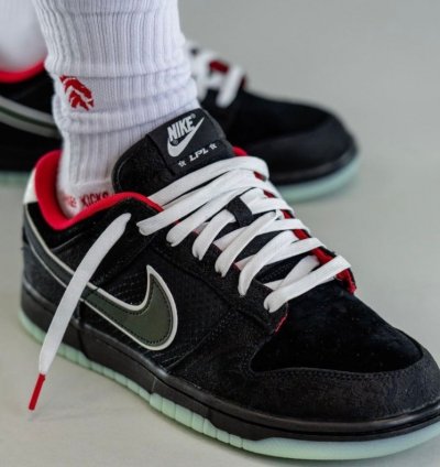 Nike Sb Dunk Low X League Of Legends Sneakers