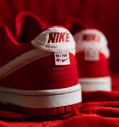 Nike Sb Dunk Valentine Day Sneakers