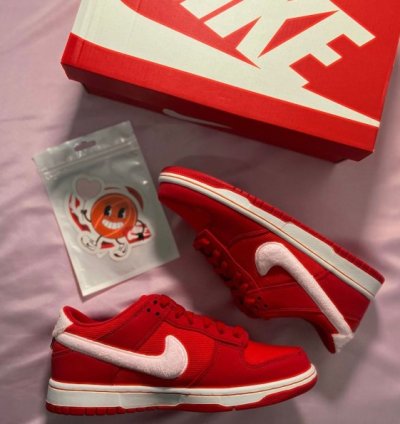 Nike Sb Dunk Valentines Day Sneakers