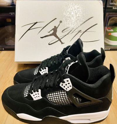 Air Jordan 4 Retro white Thunder