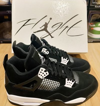 Air Jordan 4 Retro white Thunder