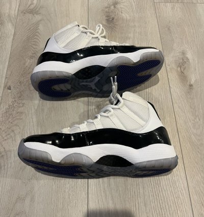 2011 Air Jordan 11 Retro Concord Size 9