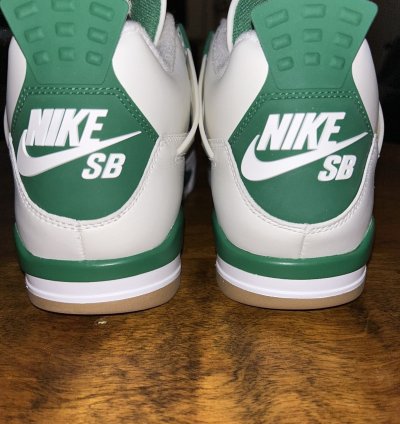 Air Jordan 4 Sb Pine Green