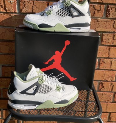 Air Jordan 4 Seafoam
