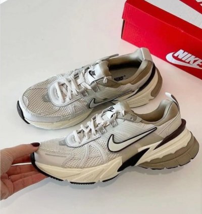 Nike V2k Run Light Orewood Brown Running Shoes