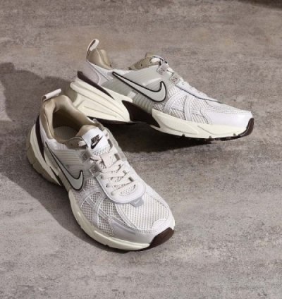 Nike V2k Run Light Orewood Brown Running Shoes