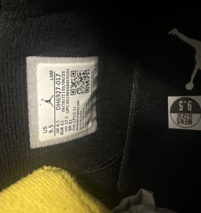 Air Jordan 4 Thunder