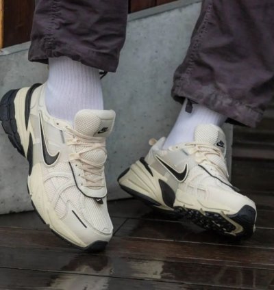 Nike V2k Runtekk Beige Black Running Shoes